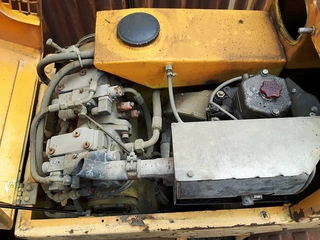 Ježkový válec Bomag BW85TR