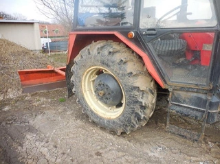 Kolový traktor Zetor Z 7711