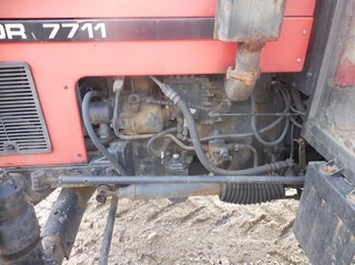 Kolový traktor Zetor Z 7711