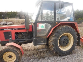 Kolový traktor Zetor Z 7711