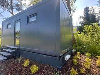 Kompletní soubor ubytovacích stanů a zázemí glampingu