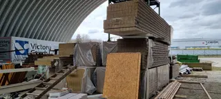 KGJ 03 Konstrukce haly, včetně izolačních panelů 121 ks.