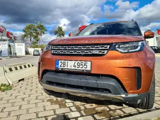 automobil Land Rover Discovery 5