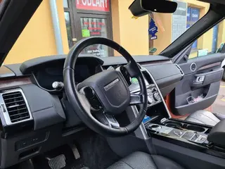 automobil Land Rover Discovery 5