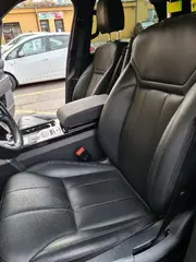automobil Land Rover Discovery 5