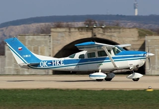 Letoun Cessna TU206G, OK-HKE