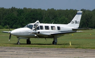 Letoun PIPER PA-31-350, OK-EKS