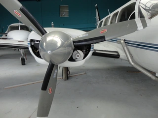 Letoun PIPER PA-31-350, OK-EKS