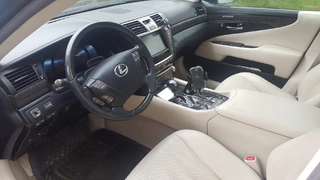 Lexus LS 600HL