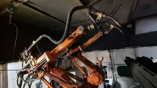 Magna 01. Robotické svařovací pracoviště