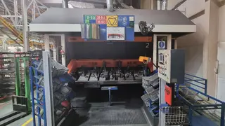 Magna 02. Robotické svařovací pracoviště