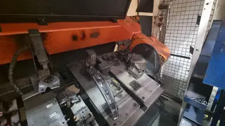 Magna 02. Robotické svařovací pracoviště