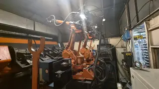Magna 02. Robotické svařovací pracoviště