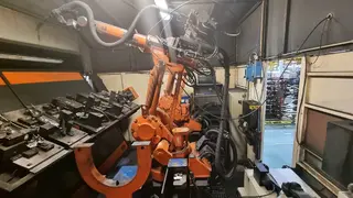 Magna 02. Robotické svařovací pracoviště