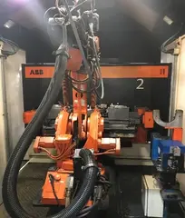 Magna 04. Robotické svařovací pracoviště