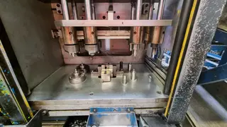 Magna 06. Nýtovací zařízení výrobce AGM