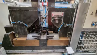 Magna 07. Pracoviště pro lisování a nýtování