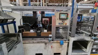 Magna 07. Pracoviště pro lisování a nýtování