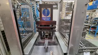 Magna 07. Pracoviště pro lisování a nýtování