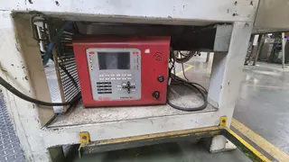 Magna 12. Pracoviště pro dokončovací montážní operace.