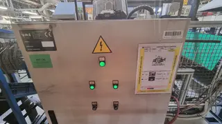 Magna 12. Pracoviště pro dokončovací montážní operace.