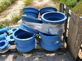 Prodej souboru materiálu pro vodovodní a kanalizační síť,     PSJ Hydrotranzit a.s.