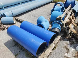 Prodej souboru materiálu pro vodovodní a kanalizační síť,     PSJ Hydrotranzit a.s.