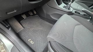 MÉDEA 24 - HYUNDAI I30 6AM 6115