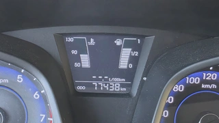 MÉDEA 37 - HYUNDAI IX20 TRIKOLOR 6AM 2833