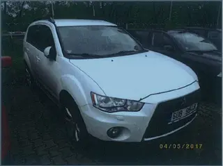 Mitsubishi Outlander - MEBIKAN