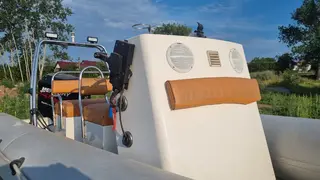 Jacht servis 07. 	Nafukovací člun BWM 670