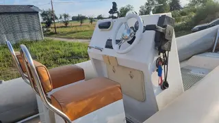 Jacht servis 07. 	Nafukovací člun BWM 670