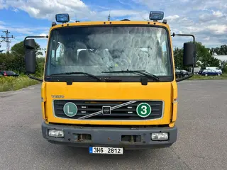Nákladní automobil speciální VOLVO FL220 pro přepravu vozidel