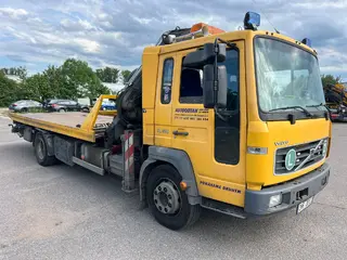 Nákladní automobil speciální VOLVO FL220 pro přepravu vozidel
