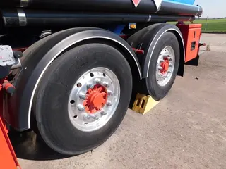 Návěs cisternový Schwartzmüller 4 - AUTOTRANS PETROL s.r.o.