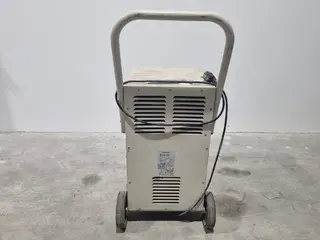 TBK 06 Odvlhčovač vzduchu Master DH 751