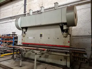 PŘSK 15. Ohraňovací lis Strojáren Piesok LOD 315 D