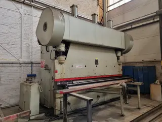 PŘSK 15. Ohraňovací lis Strojáren Piesok LOD 315 D