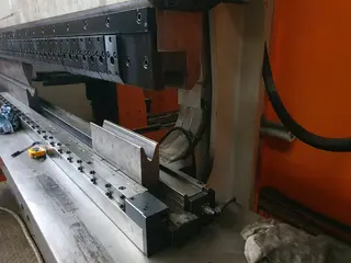 PŽSK 05. Ohraňovací lis, Weinbrenner GP 800/5050