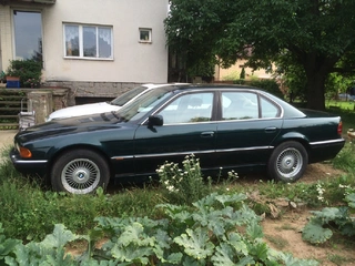 Osobní automobil BMW 740i