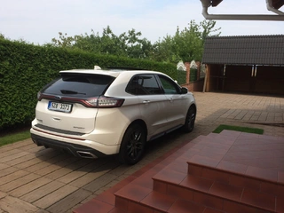 Osobní automobil Ford Edge