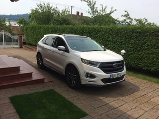 Osobní automobil Ford Edge