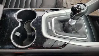 02 ROLUC - Osobní automobil Ford Mondeo 7AY7829
