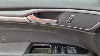 02 ROLUC - Osobní automobil Ford Mondeo 7AY7829
