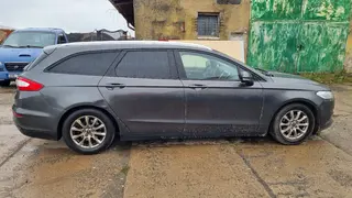 02 ROLUC - Osobní automobil Ford Mondeo 7AY7829