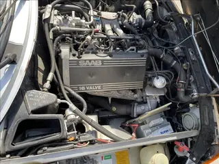 Osobní automobil SAAB 900
