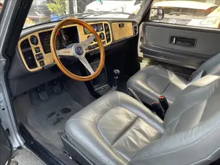 Osobní automobil SAAB 900