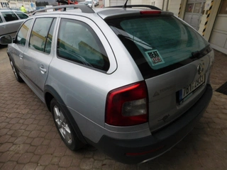 Osobní automobil Škoda Octavia kombi 2