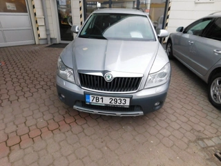 Osobní automobil Škoda Octavia kombi 2