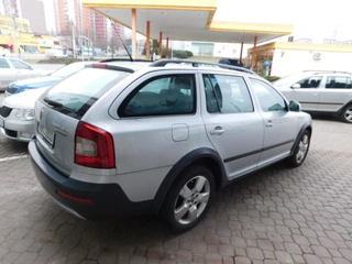 Osobní automobil Škoda Octavia kombi 2